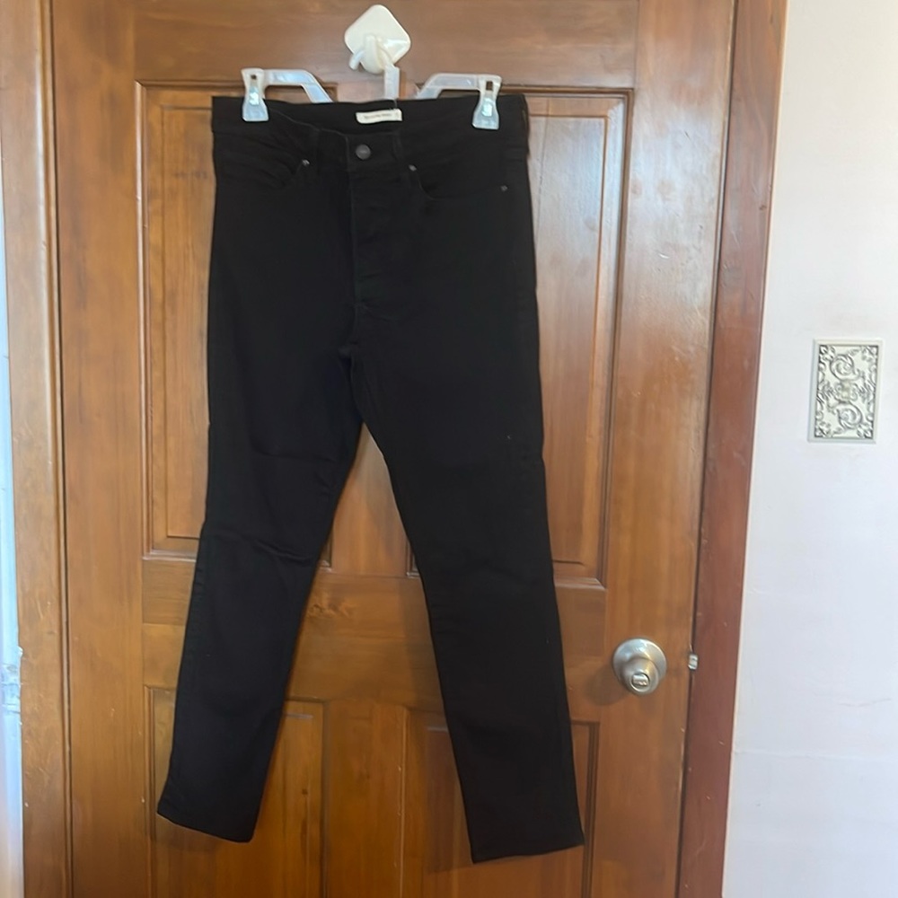 Levi’s 311 shaping skinny
